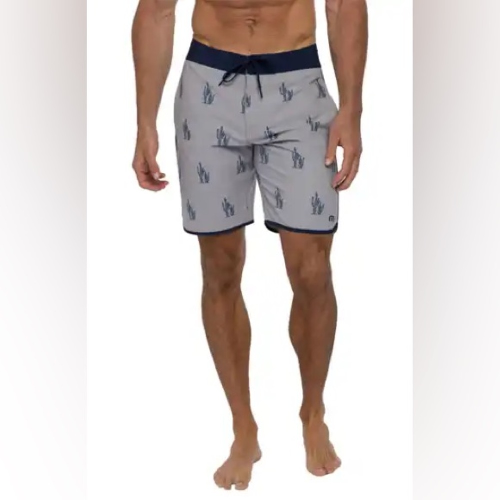 Travis Matthew Men's Swim Shorts in Gray with Cactus Print size 36 nwt